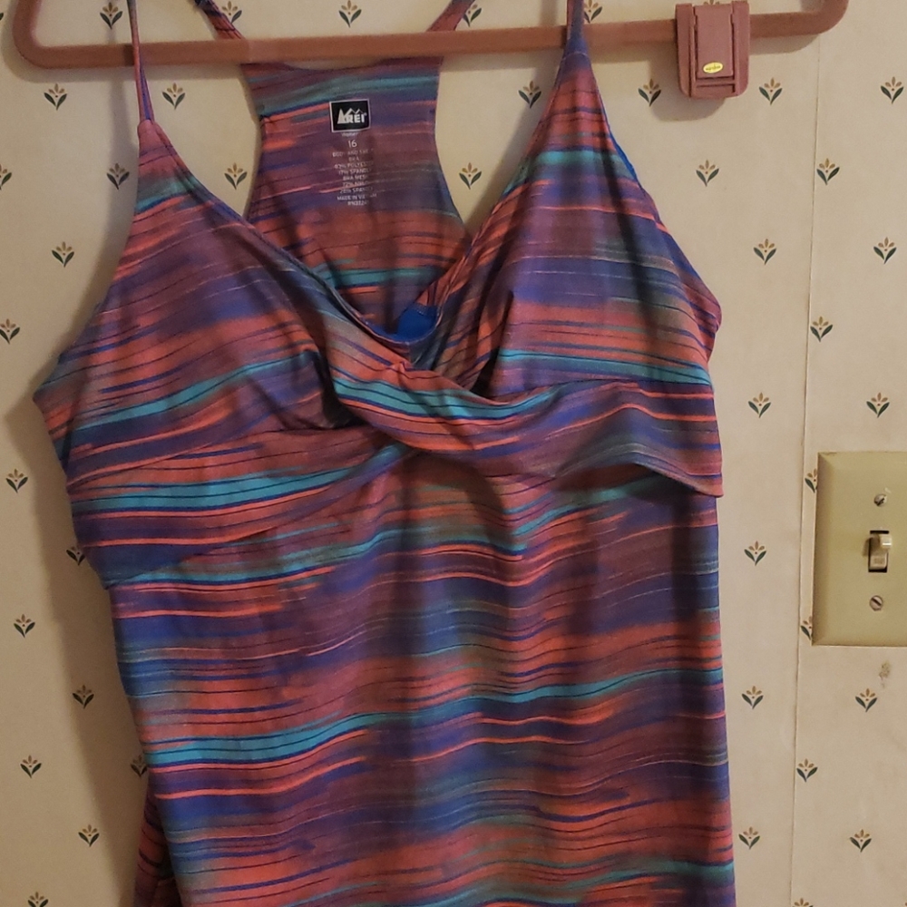REI workout shirt